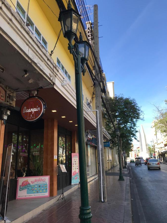Baanpin Hotel Banguecoque Exterior foto